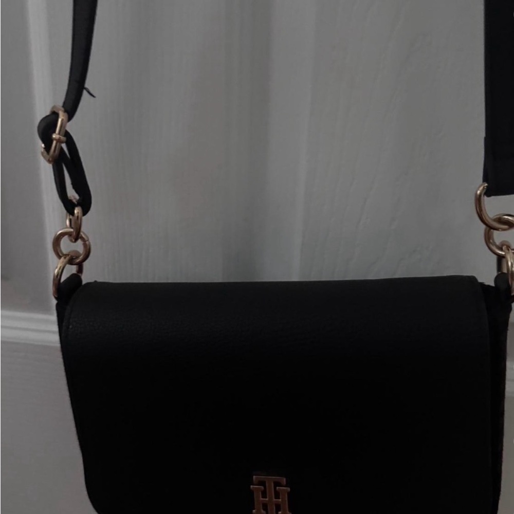 tommy hilfiger Black Crossbody Bag